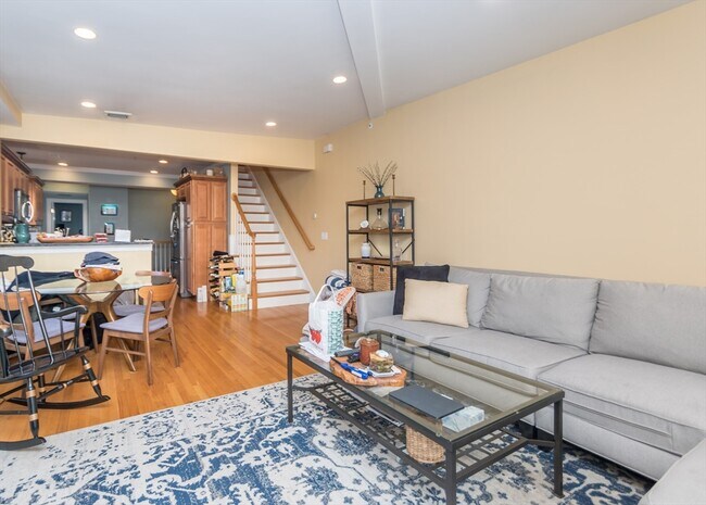 Building Photo - 39 Gardner St