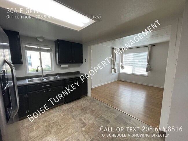 Building Photo - 304 E Gettysburg St