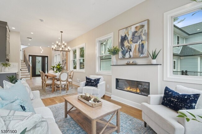 Building Photo - 15 Lake Rd