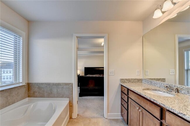 Building Photo - 777 Wexford Cove Way