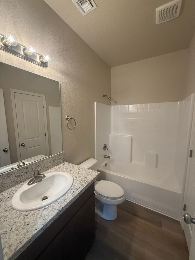 Building Photo - New Build 3 Bedroom 2 Bathroom