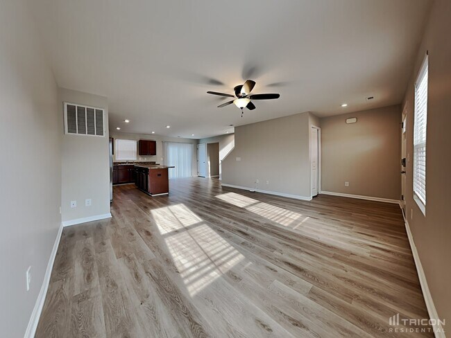 Building Photo - 656 McCormick Ln
