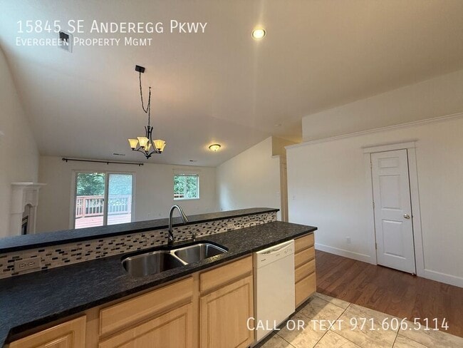 Building Photo - 15845 SE Anderegg Pkwy