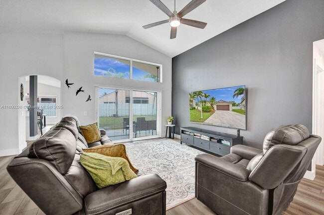 Building Photo - 1063 Cedar Falls Dr