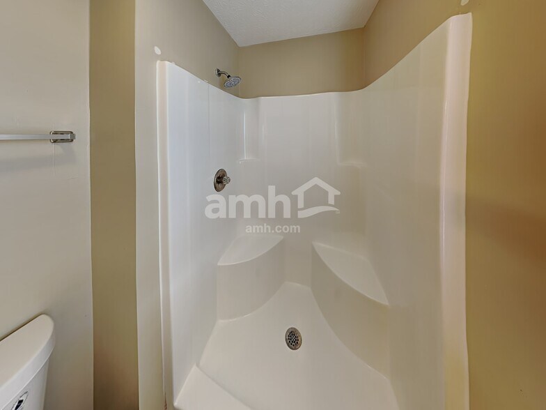 Building Photo - 143 Georges Creek Dr