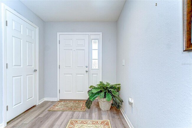 Building Photo - 6731 Castle Green Pl