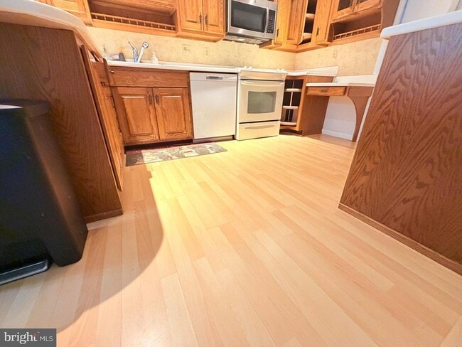 Building Photo - 694 Hickory Ridge Rd