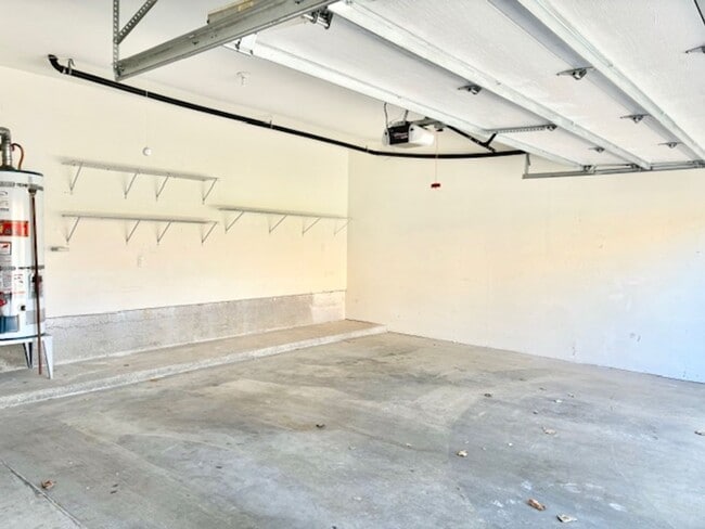 Building Photo - The Colony | Oxnard | 2 Bedroom + 2 Bathroom + Loft