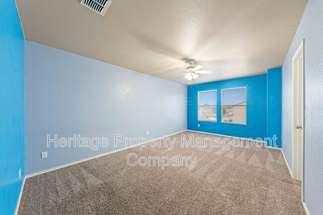 Building Photo - 915 Ridingate Farm