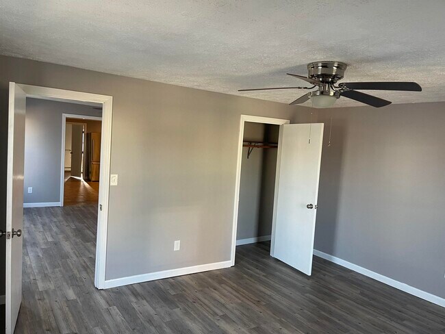 Building Photo - 520 Beech St