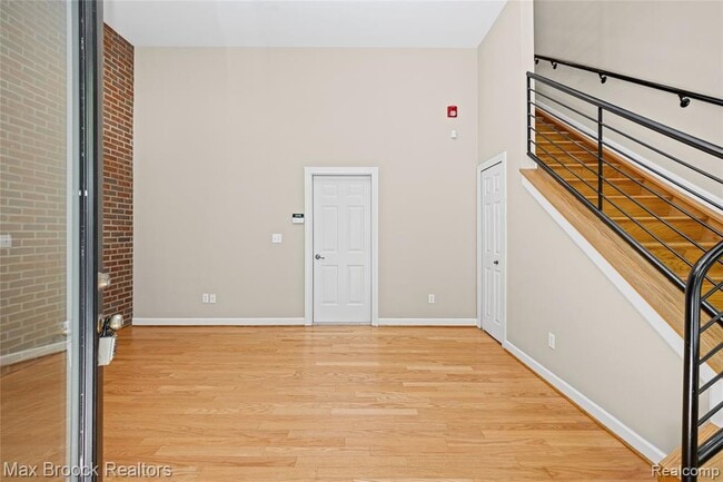 Building Photo - 420 Lewis Ct