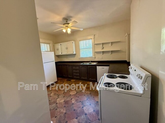 Building Photo - 101 Forrest Ave