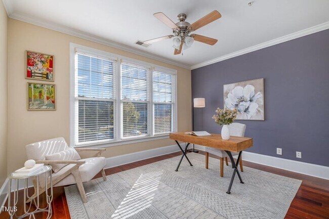Building Photo - Prime Davis Park Location! Move-In Ready 2...