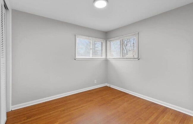 Building Photo - 713 Huntwood Ln