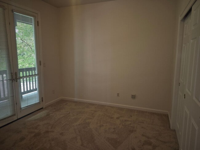 Building Photo - 190 Rockmont Cir