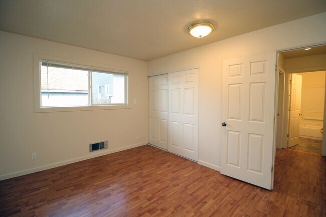 Building Photo - kaufg01