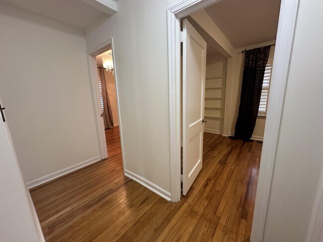 Building Photo - 4641 Due W Rd NW