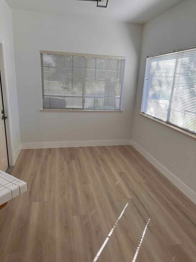 Building Photo - 5662 Murrell St