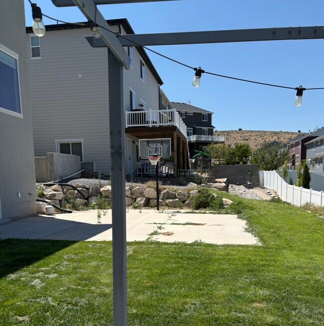 Building Photo - 2693 E Gambel Oaks Dr