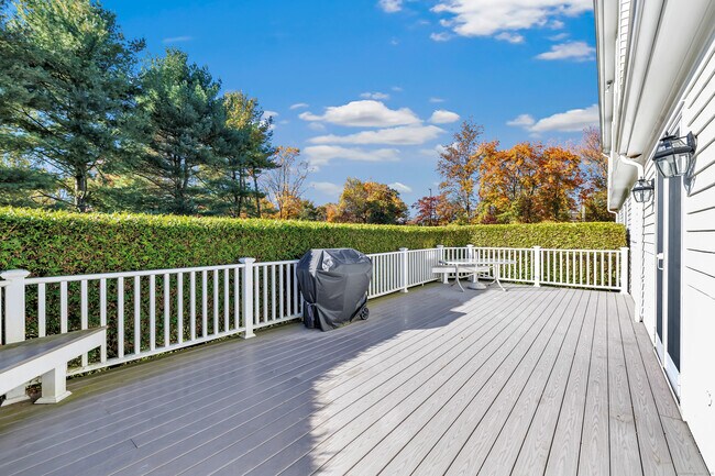 Building Photo - 41 Butternut Ln