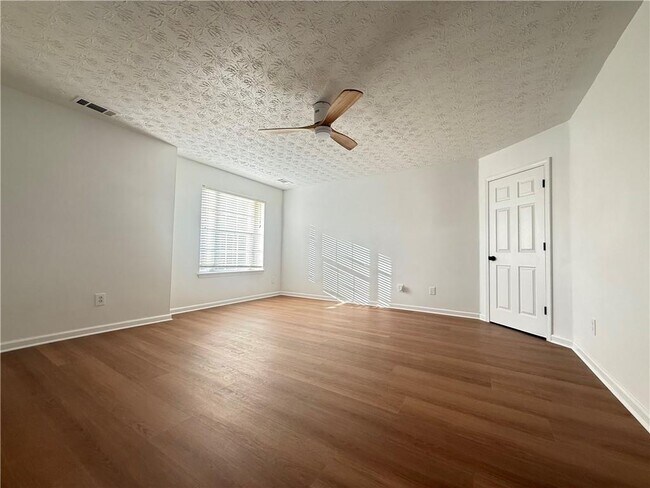 Building Photo - 3501 Bogan Mill Rd NE