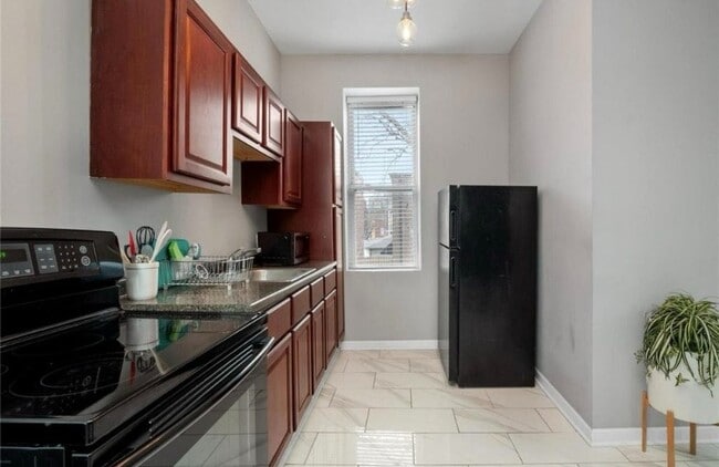 Building Photo - 2905 S 18th St