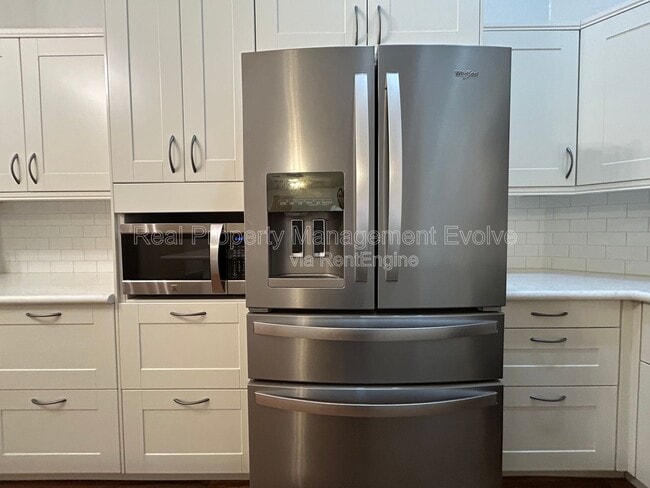 Building Photo - 16036 N 11th Ave