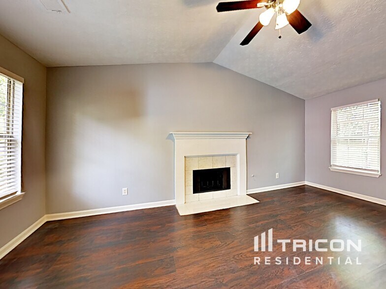 Building Photo - 303 Mephisto Cir