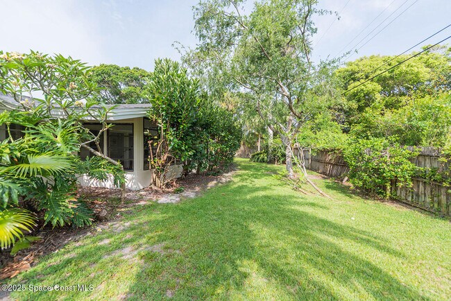 Building Photo - 508 Poinsettia Rd