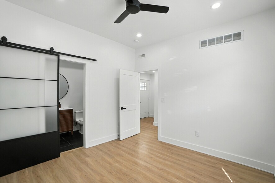 Building Photo - 831 Dayton Ave