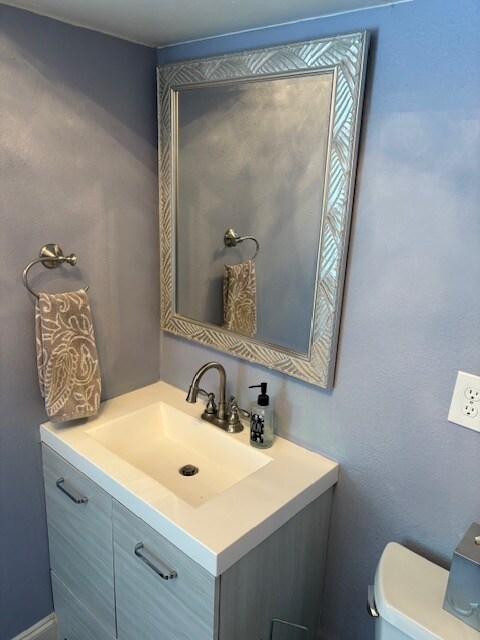 Second Floor Powder Room - 574 Ryans Woods Ln