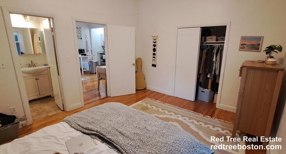 Building Photo - 202 St Paul St