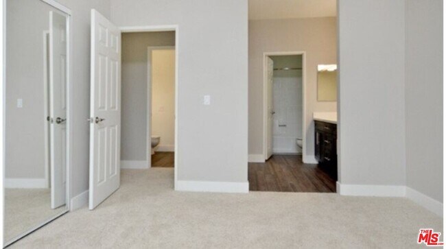 Building Photo - 973 Westcreek Ln