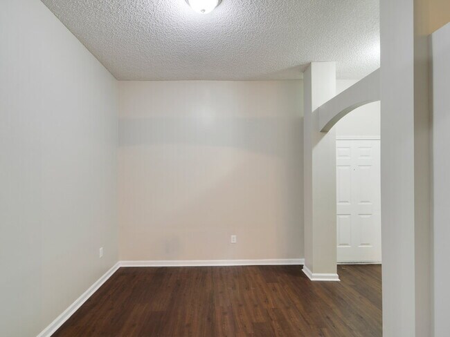 Building Photo - 2912 Ravine Hill Dr