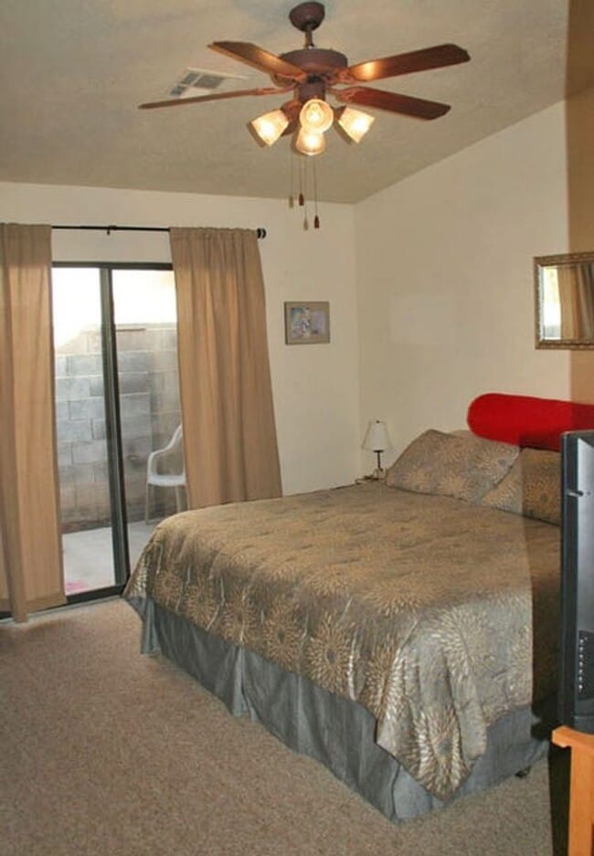 Building Photo - 38 E 200 S