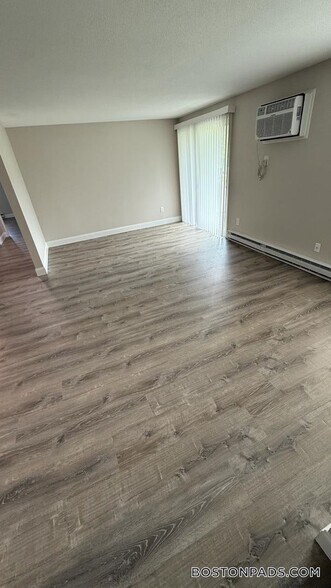 Building Photo - 310 Thompson Rd