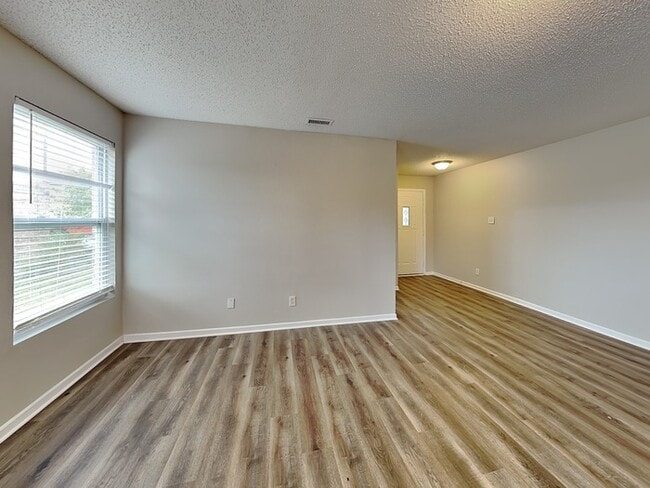 Building Photo - 7938 Hydrangea Ct