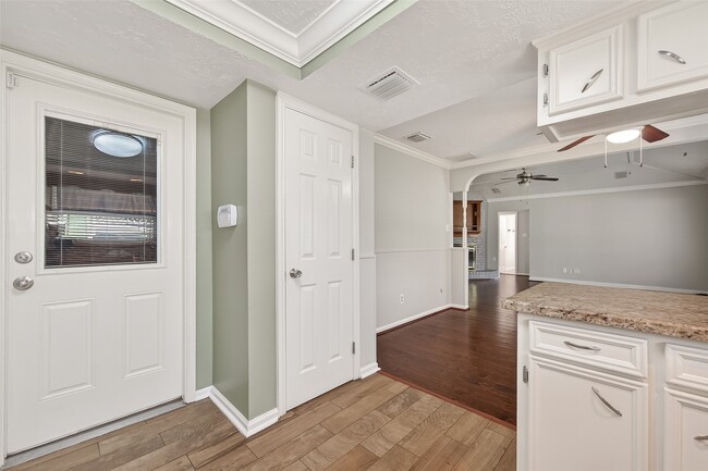 Building Photo - 10006 Towne Tower Ln