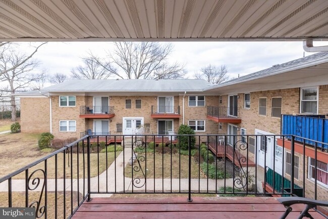 Building Photo - 187 Evergreen Rd