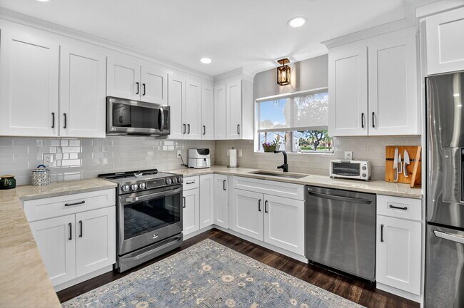 Building Photo - 15307 Strathearn Dr