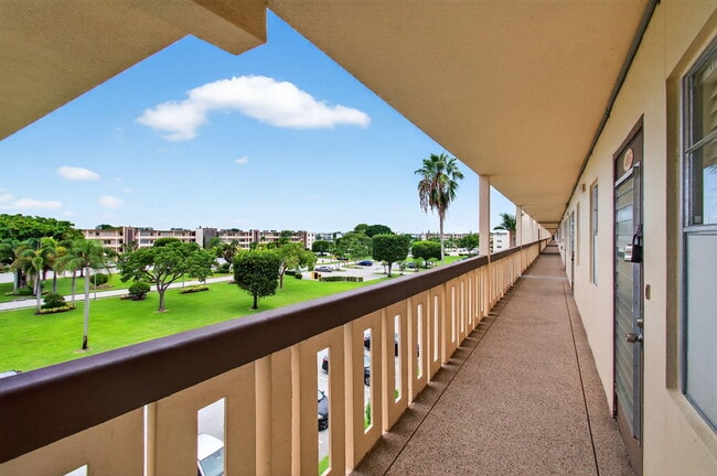 Building Photo - 4003 Wolverton E