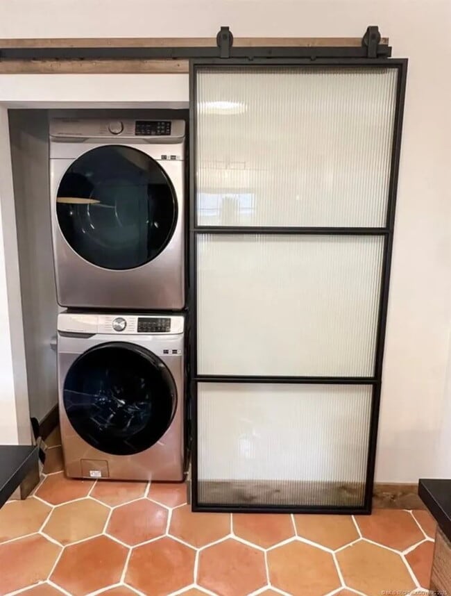 Building Photo - 3 Bedroom 2 Bath House for Lease!!