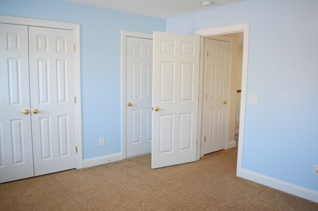 Building Photo - 1305 Wakefield Ct