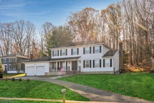 Building Photo - 18 Lisa Dr