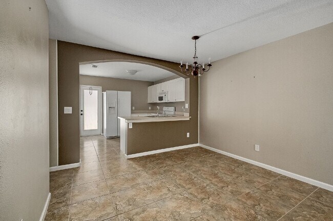 Building Photo - 3 bedroom, 2 bathroom townhome in Sonesta ...