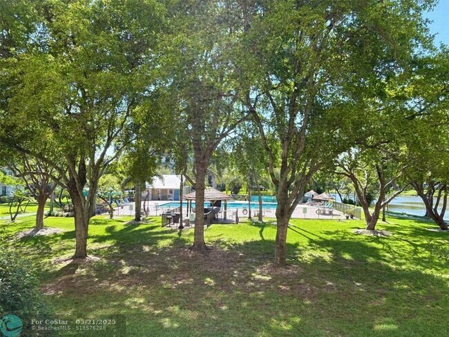 Building Photo - 2112 S Cypress Bend Dr