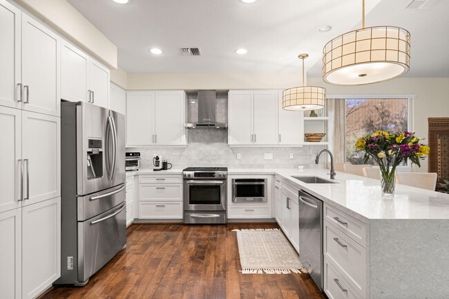 Building Photo - 49105 Casa Del Rio