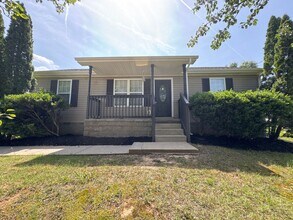 Building Photo - Beautifully Updated 3BR Home with Spacious Backyard & Easy Interstate Access