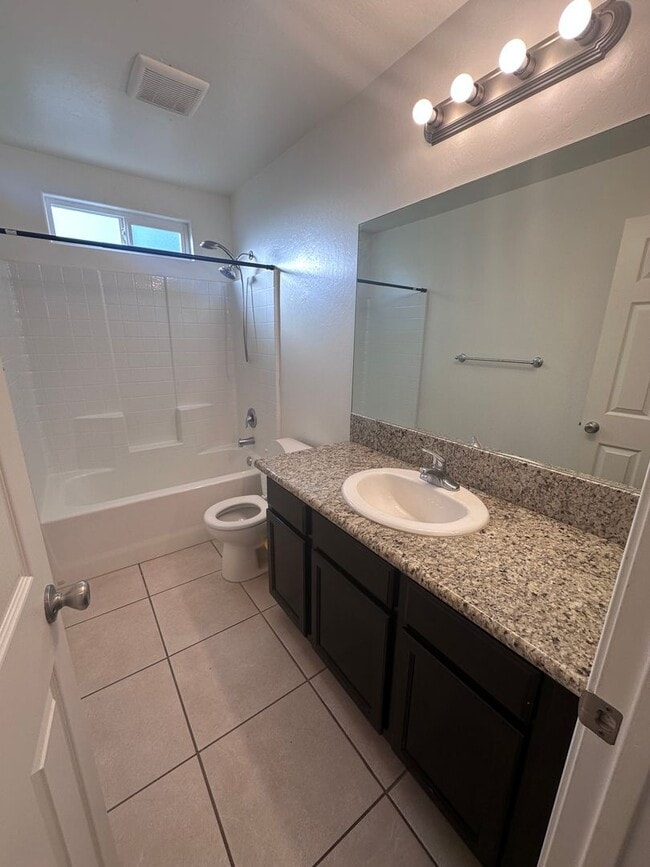 Building Photo - 509 Chapultepec Ave