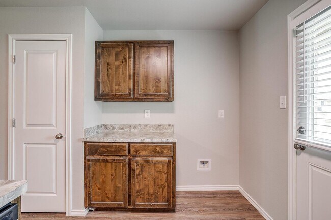 Building Photo - ASK ABOUT OUR SPECIAL - HALF OFF FIRST TWO MONTHS